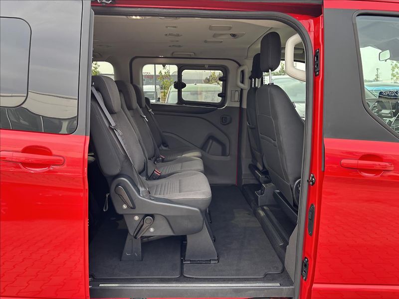 Ford Tourneo Custom 2,0 EcoBlue 125Wk Titanium L1 - fotka 13 z 37