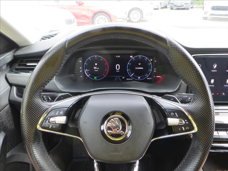 Škoda Octavia 2,0 TDI DSG Style 110kW Tažné - fotka 27 z 31