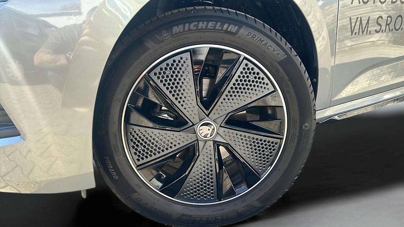 Škoda Kamiq Monte Carlo 1,0 TSI 85kW MT6/5 - fotka 26 z 26