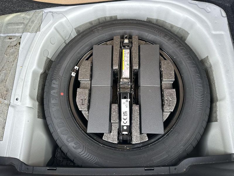 Škoda Kamiq (2024) 1.0 TSI Top Selection - fotka 25 z 31