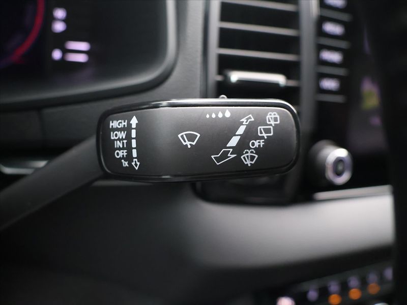 Škoda Karoq 1.5 TSI 110 kW Sportline CZ DS - fotka 19 z 33