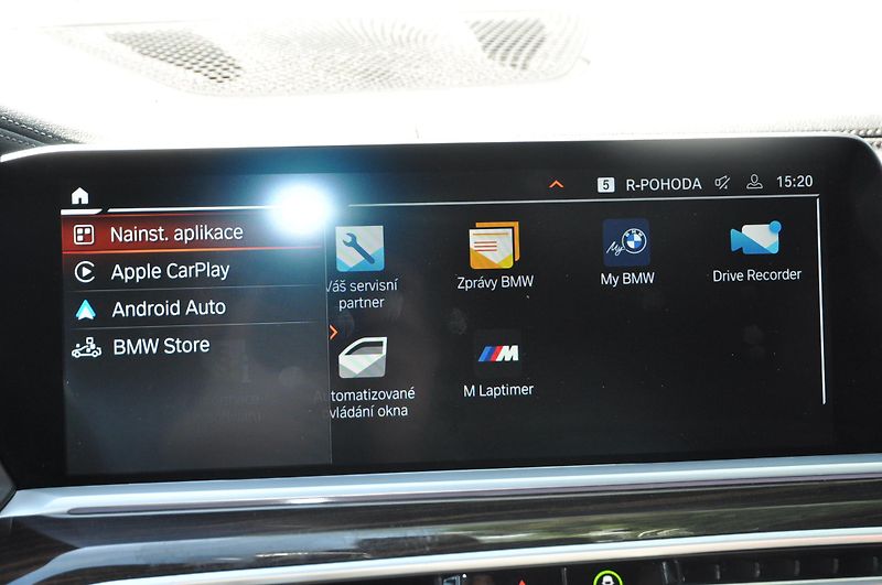 BMW X5 xDrive 40d 250kW - fotka 27 z 36