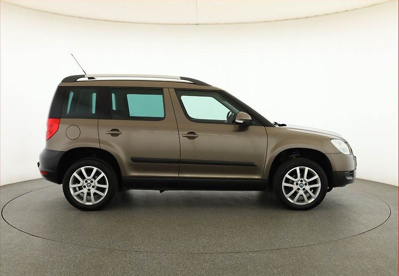 Škoda Yeti (2010) 1.4 TSI, Navi, Tempomat - fotka 6 z 18