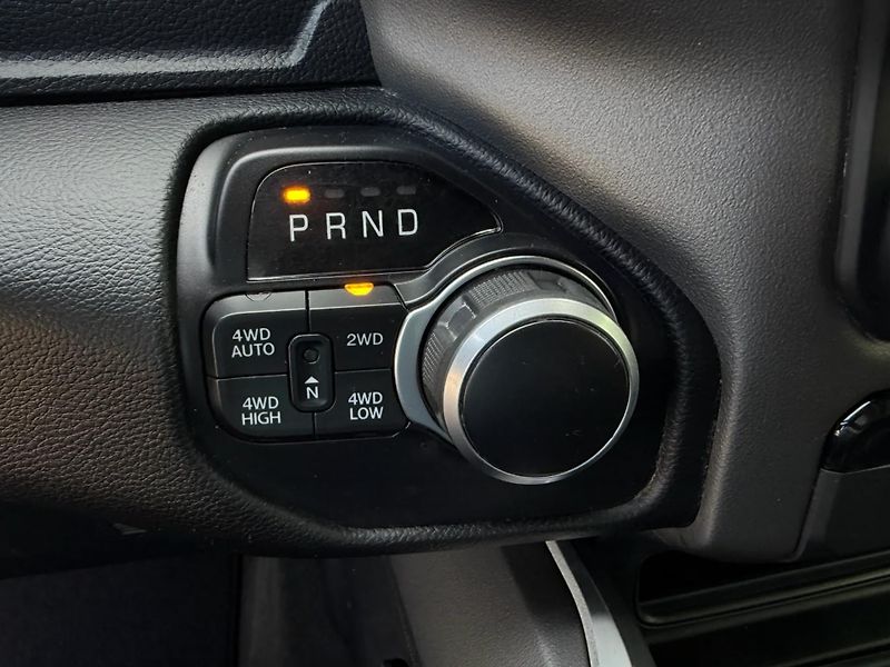 Dodge RAM (2022) +TRAVELLER+LOOK26+HEMI+ - fotka 21 z 24