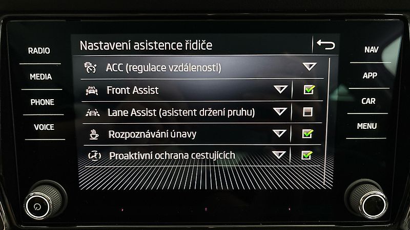 Škoda Kodiaq 2.0 TSI DSG 4x4 Style - fotka 25 z 29