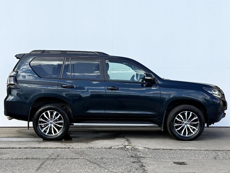 Toyota Land Cruiser 2.8 D-4D AT AWD 150kW Executiv - fotka 3 z 25