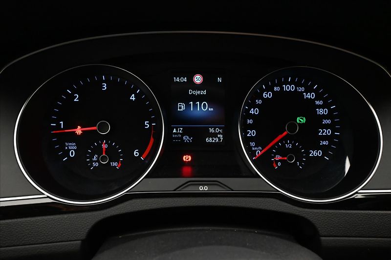 Volkswagen Passat 2,0 TDI 110kW DSG Business Zár - fotka 14 z 27