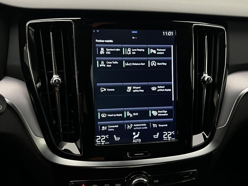 Volvo V60 D3 MOMENTUM MAN - fotka 30 z 41
