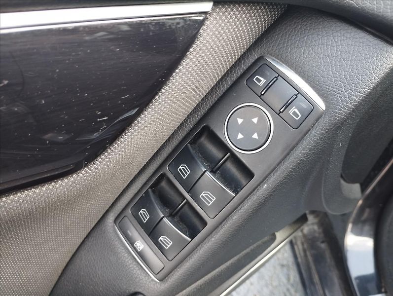 Mercedes-Benz Třídy C 2.2 CDi 150KW   2,1 - fotka 19 z 22