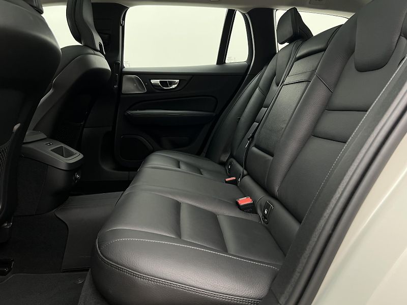 Volvo V60 T5 INSCRIPTION AUT - fotka 6 z 46
