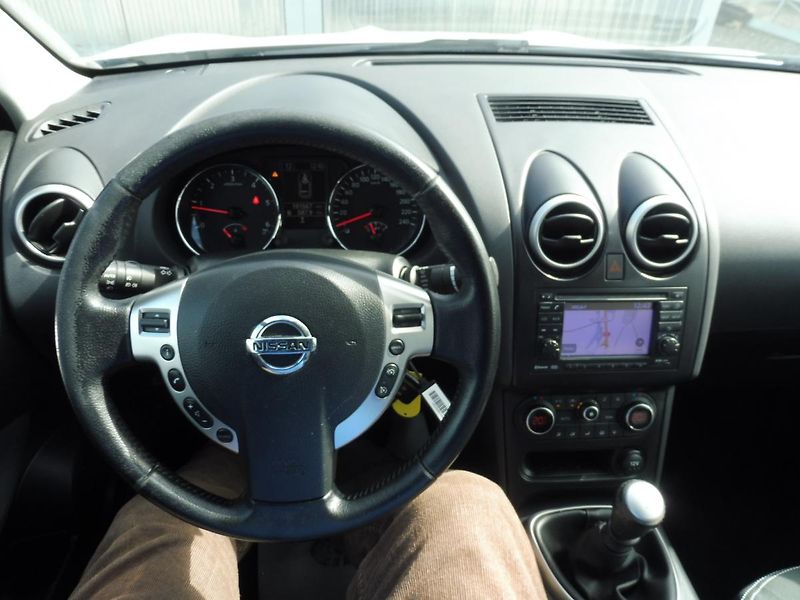Nissan Qashqai 1.5DCi 110PS NAVI STK TOP STAV - fotka 182 z 189