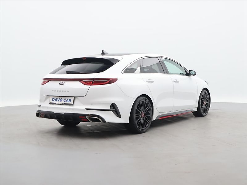 Kia Ceed 1,6 TGDI 150kW GT LED 1.Maj. - fotka 7 z 33