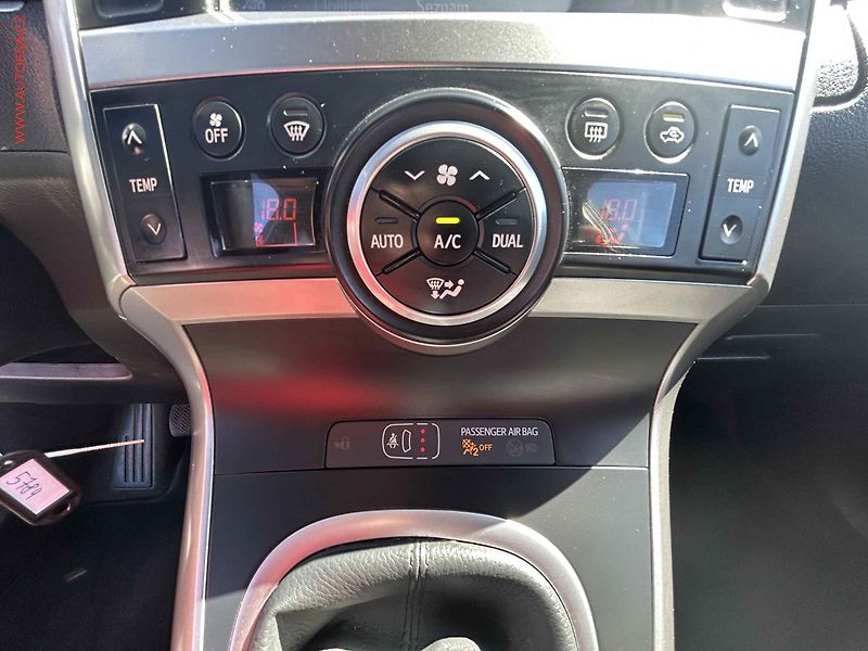 Toyota Verso (2015) 1.6D-4D, ČR, autoAC - fotka 14 z 19