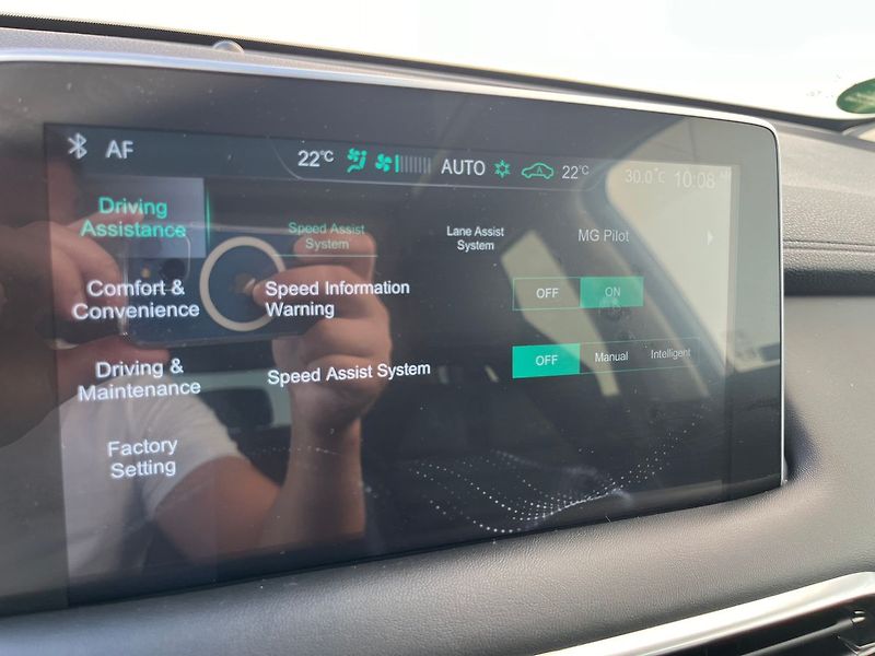 MG EHS 1.5TGI, 190kW, Plug-in Hybrid - fotka 25 z 30