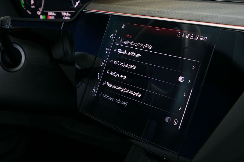 Audi e-tron 55 300kW Matrix Softclose HUD - fotka 39 z 44