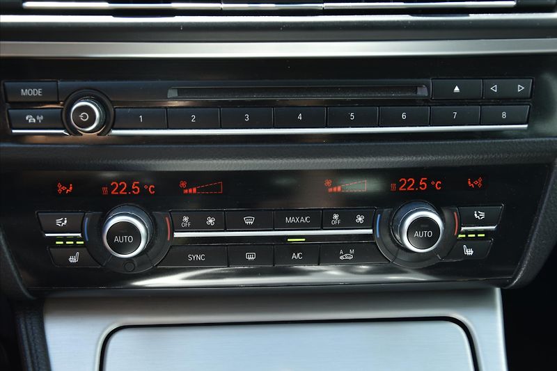 BMW Řada 5 525d xDrive 160kW ČR - fotka 23 z 30
