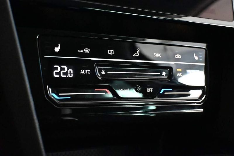 Volkswagen Passat (2022) 2.0 LED DSG ACC R-LINE Paket K - fotka 22 z 33