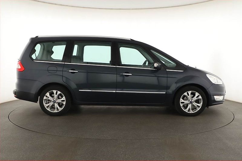 Ford Galaxy (2011) 2.0 TDCi, Automat, 7 míst - fotka 6 z 15