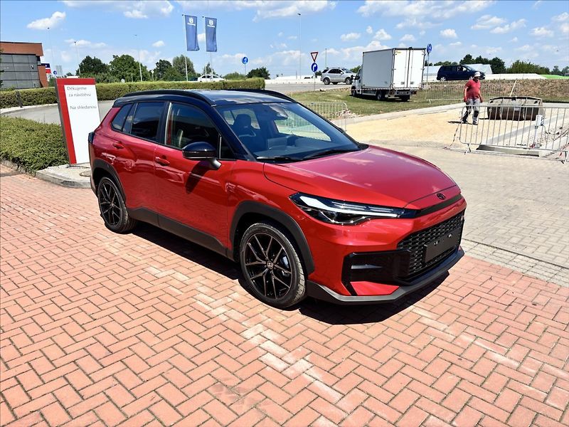 Toyota Corolla (2026) 2,0 HEV  GR SPORT - fotka 3 z 11