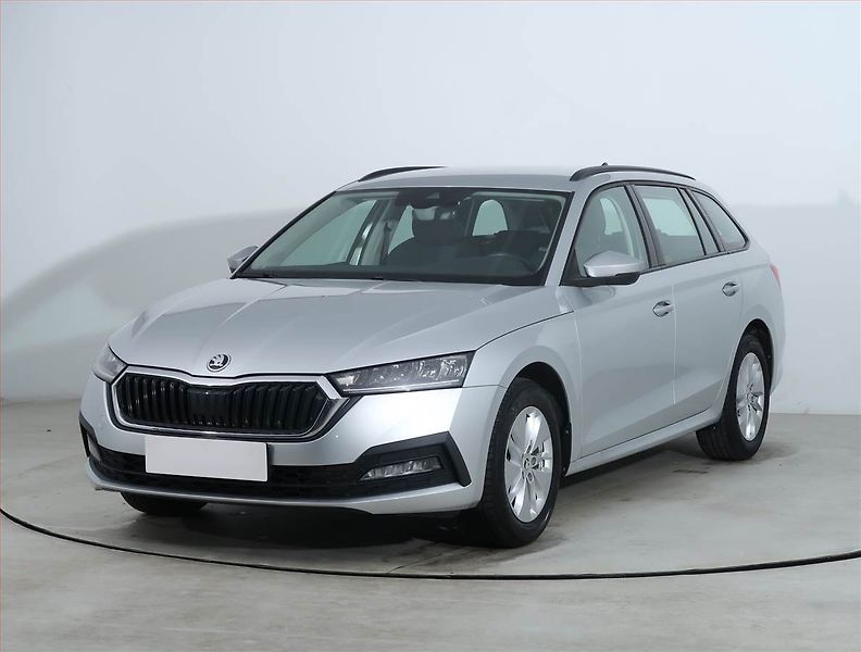 Škoda Octavia (2022) Ambition 2.0 TDI, ČR,1.maj - fotka 2 z 19