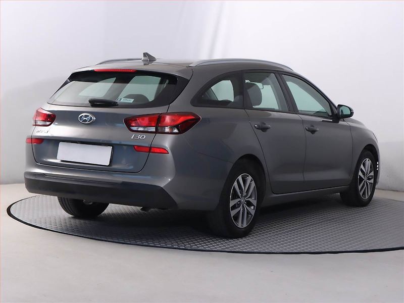 Hyundai i30 (2019) Comfort 1.4 CVVT, Serv.kniha - fotka 5 z 20