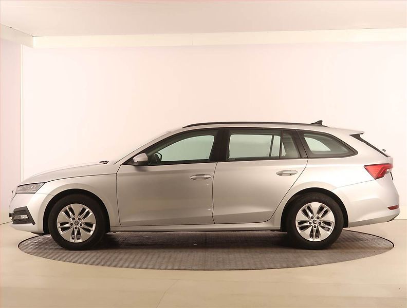 Škoda Octavia (2022) Ambition 2.0 TDI, ČR,1.maj - fotka 3 z 24