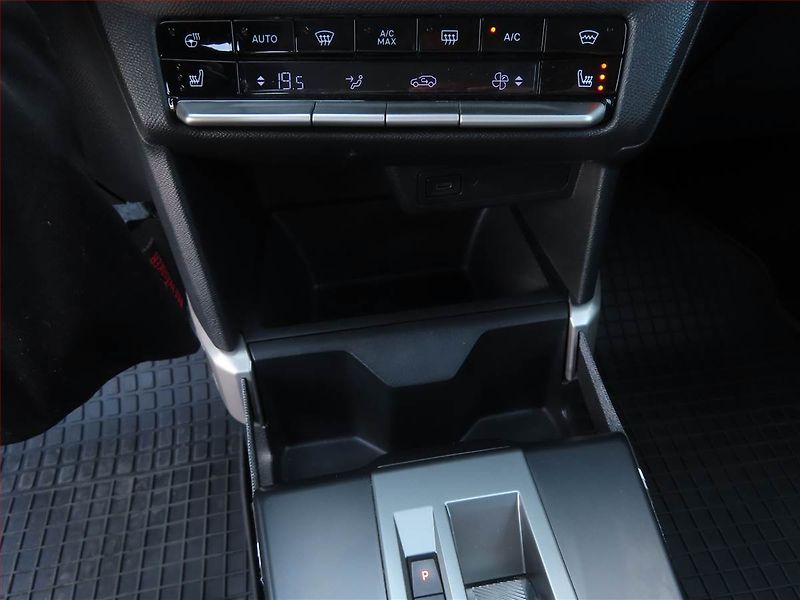 Opel Frontera (2025) 1.2 hybrid - fotka 15 z 17