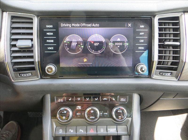 Škoda Kodiaq 2,0 TDI Style DSG 4x4 Tažné ČR - fotka 20 z 33