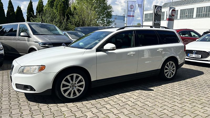Volvo V70 2.4D 180k AWD - fotka 3 z 14
