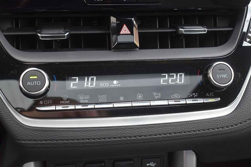 Corolla Cross může mít pohon všech kol