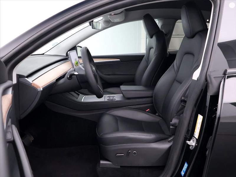 Tesla Model Y LR AWD sOH 92% 1.Maj DPH - fotka 11 z 32