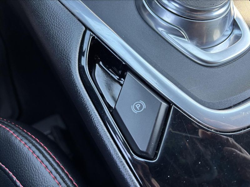 Ford S-MAX 2,5 HEV ST-Line 140kW - fotka 42 z 55