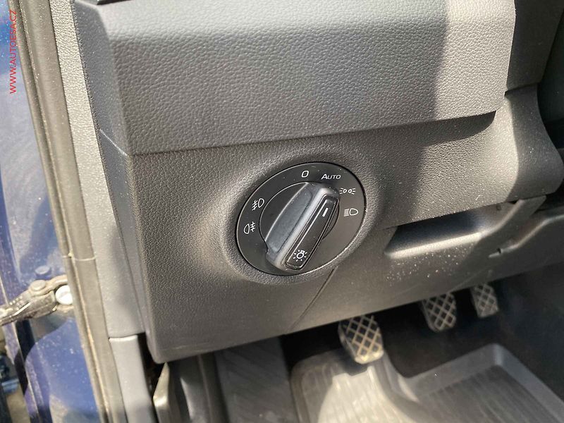 Škoda Karoq (2019) 2.0 TDi 4x4, 1.maj,ČR - fotka 15 z 17