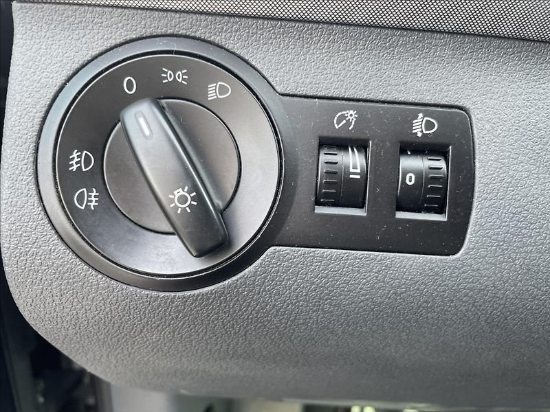 Volkswagen Touran 1,4TSI 103kW*jen 96.tis.km*Roz - fotka 16 z 40