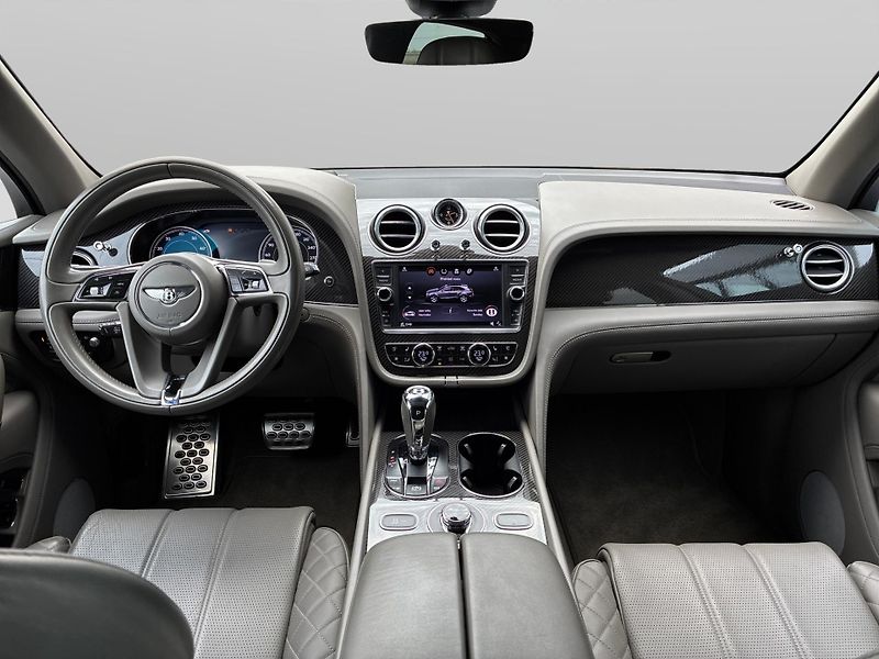 Bentley Bentayga V8 - fotka 9 z 14