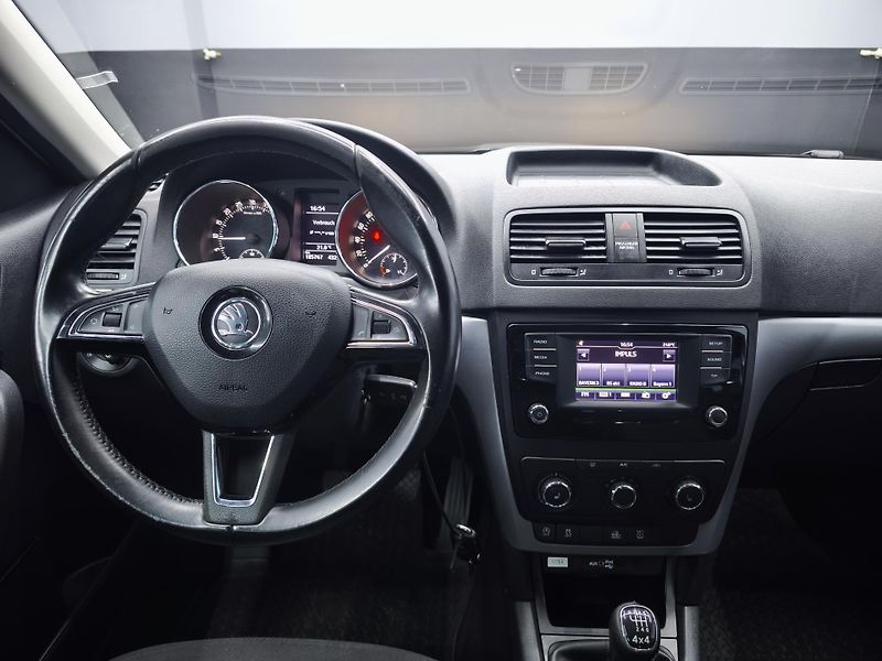 Škoda Yeti (2016) Cool Edition Outdoor 2.0 4x4 - fotka 23 z 24