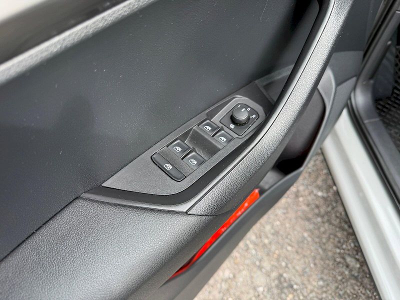 Škoda Karoq (2018) AMBITION TSI 1.0/85KW 6MP - fotka 14 z 23