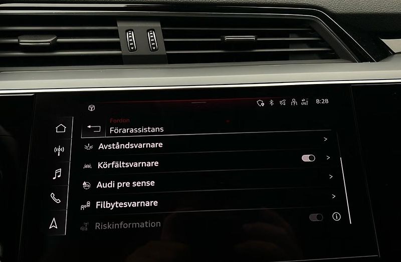 Audi Q8 e-tron 50 Q 360kam Pano Matrix BLIS - fotka 21 z 23