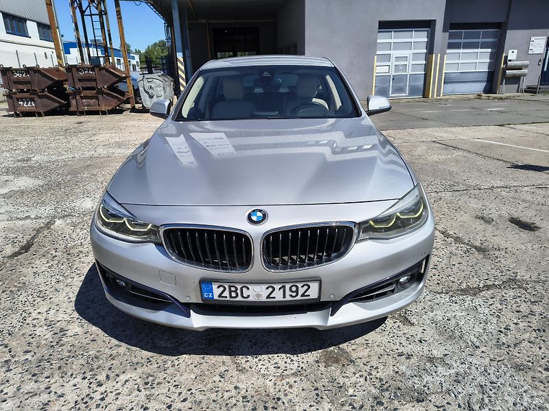 BMW Řada 3 (2017) 320i GT - fotka 6 z 12