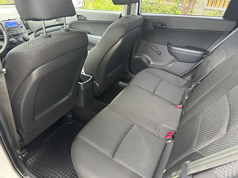 Hyundai i30 (2011) CW 1.6Crdi 66kw FIFA - fotka 11 z 24