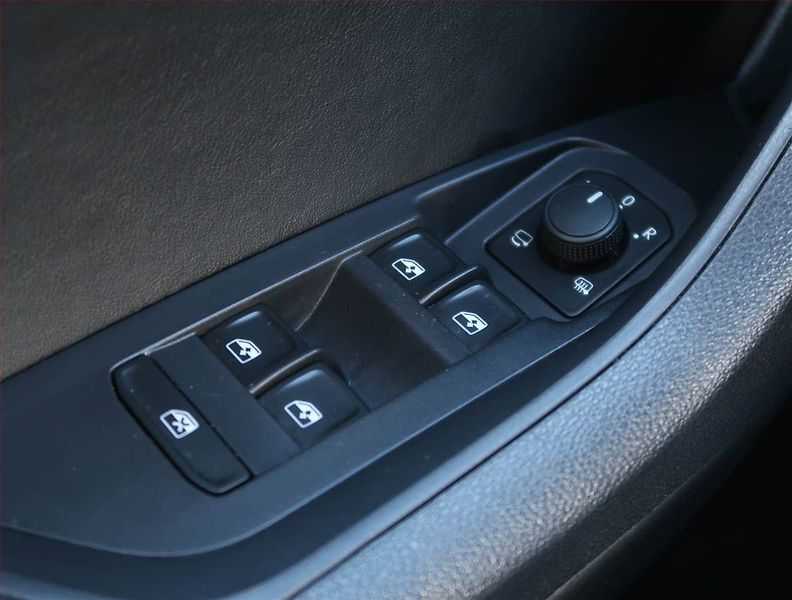 Škoda Kodiaq (2023) 2.0 TDI, 53TKM,Laurin,Matrix - fotka 18 z 24