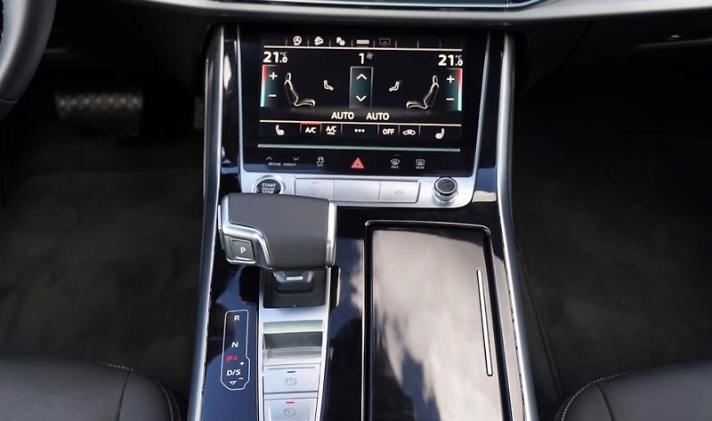 Audi Q8 TDI q 210kW S-Line Pano Matrix - fotka 14 z 20