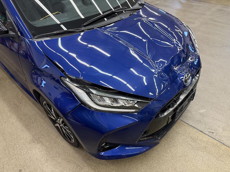 Toyota Yaris 1.5 hybrid 68 kW - fotka 2 z 21