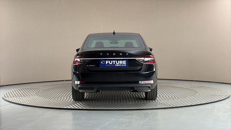 Škoda Superb 2.0 TSI DSG Style - fotka 5 z 31