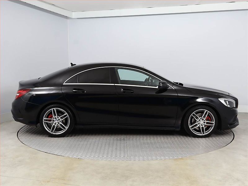 Mercedes-Benz CLA (2016) 220 CDI 4MATIC, 4X4, Automat - fotka 6 z 19