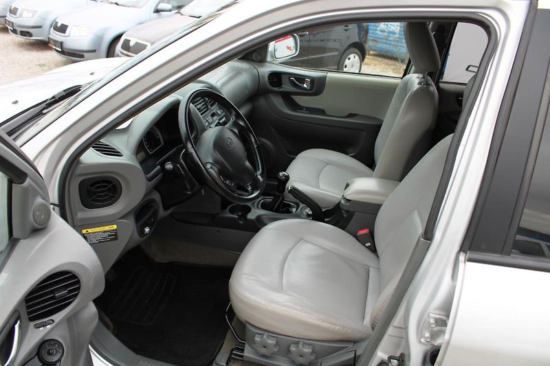 Hyundai Santa Fe (2006) 2,4i KLIMA TEMPOMAT EL.OKNA - fotka 9 z 15
