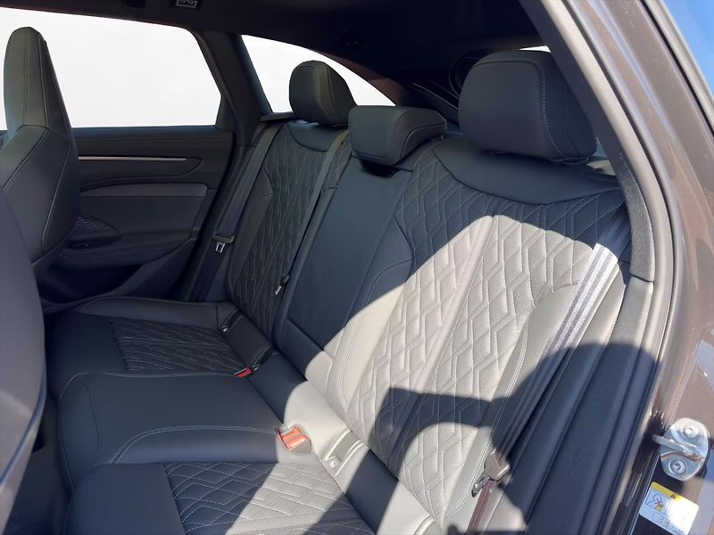 Audi A6 (2026) 3.0 TDI q S-Line Plná výbava - fotka 10 z 21