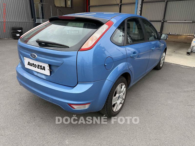 Ford Focus (2010) 1.6i, ČR - fotka 2 z 3