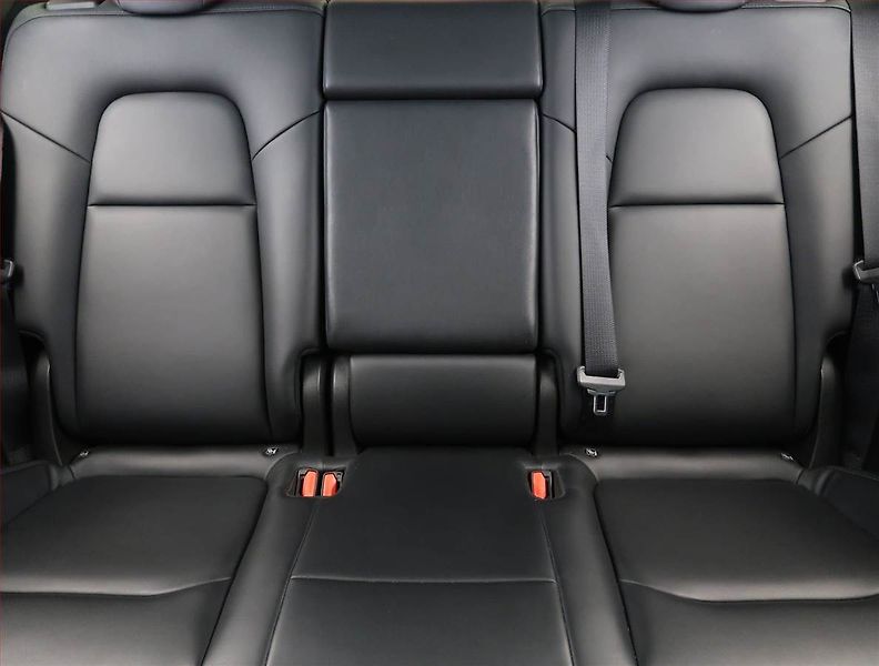 Tesla Model Y (2023) Performance 79kWh, SoH 93% - fotka 10 z 33