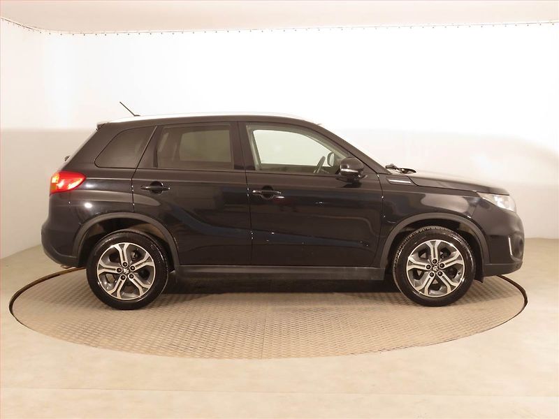 Suzuki Vitara (2018) Elegance 1.6 VVT, Automat - fotka 6 z 18